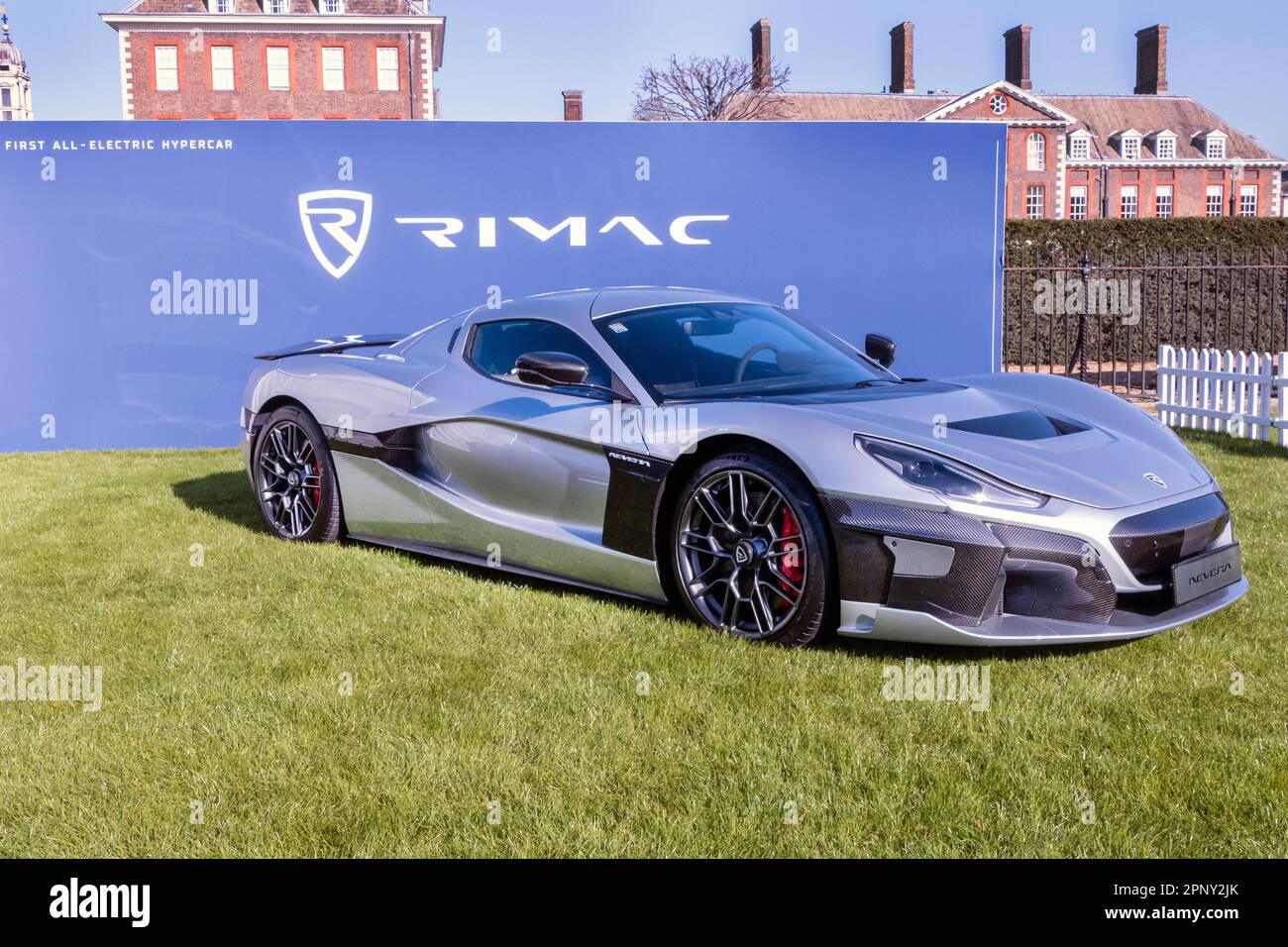 Rimac Nevera EV Hypercar im Salon Prive London 2023. Lage das Royal Hospital Chelsea. Stockfoto