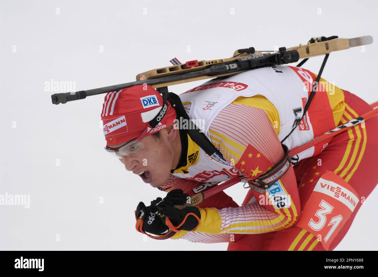 Ye TIAN, CHN, Aktion, Biathlon Welt Cup in Hochfilzen 7.12.2007 10km Sprint der Männer Stockfoto