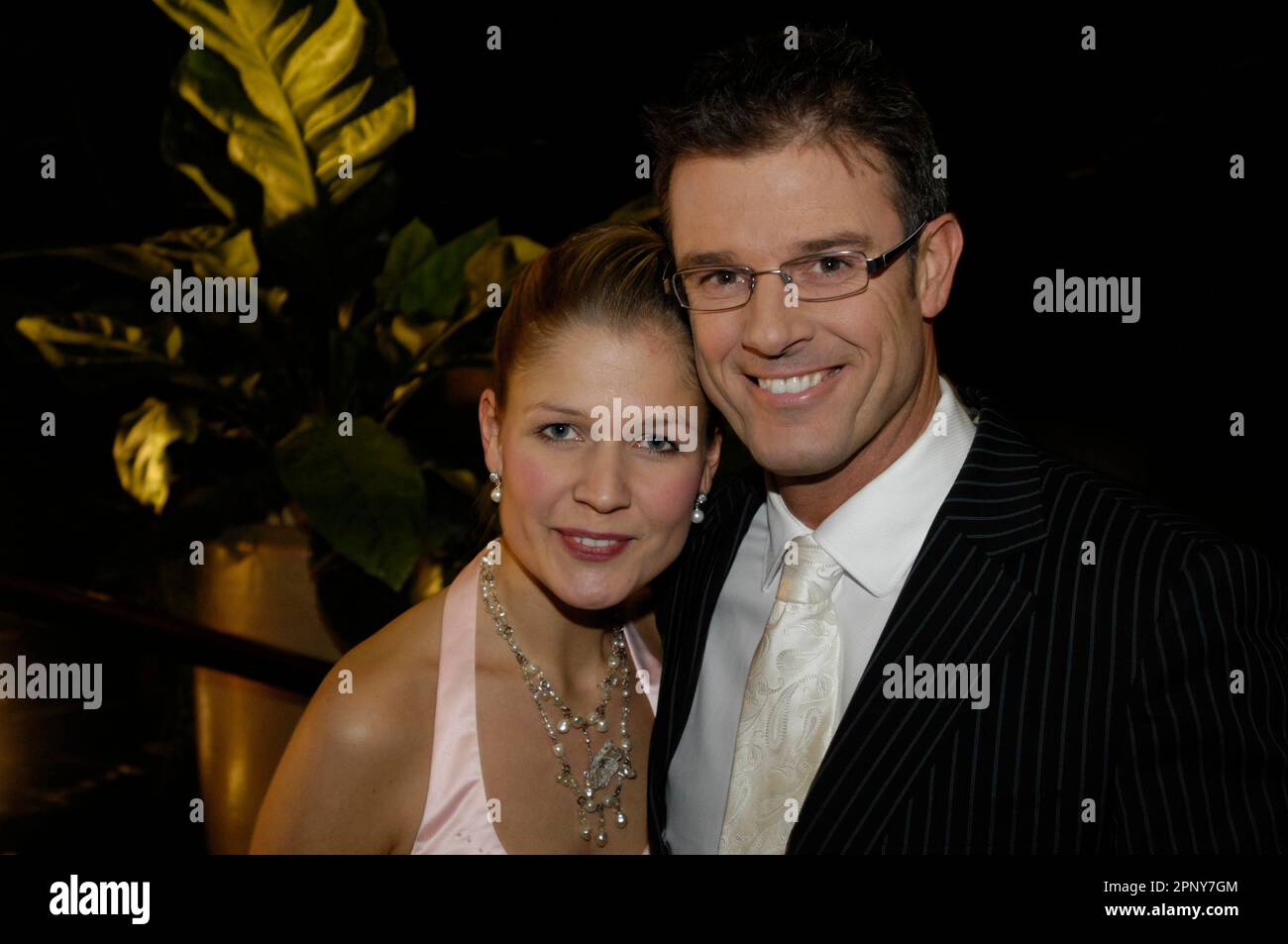 Michael Antwerpes ( Sportchef Südwestrundfunk SWR ) und Ehefrau Jessica  Sportler Wahl des Jahres 2007 in Baden Baden am 22.12.2007 Stockfotografie  - Alamy