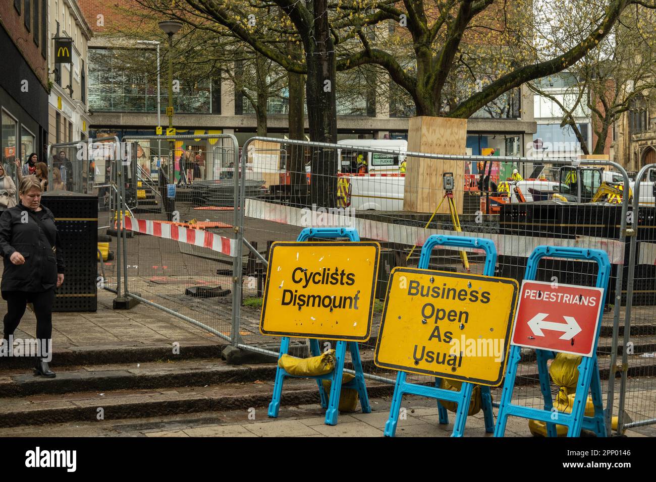 Haymarket in Norwich wird im Stadtzentrum renoviert und modernisiert.April 2023. Stockfoto