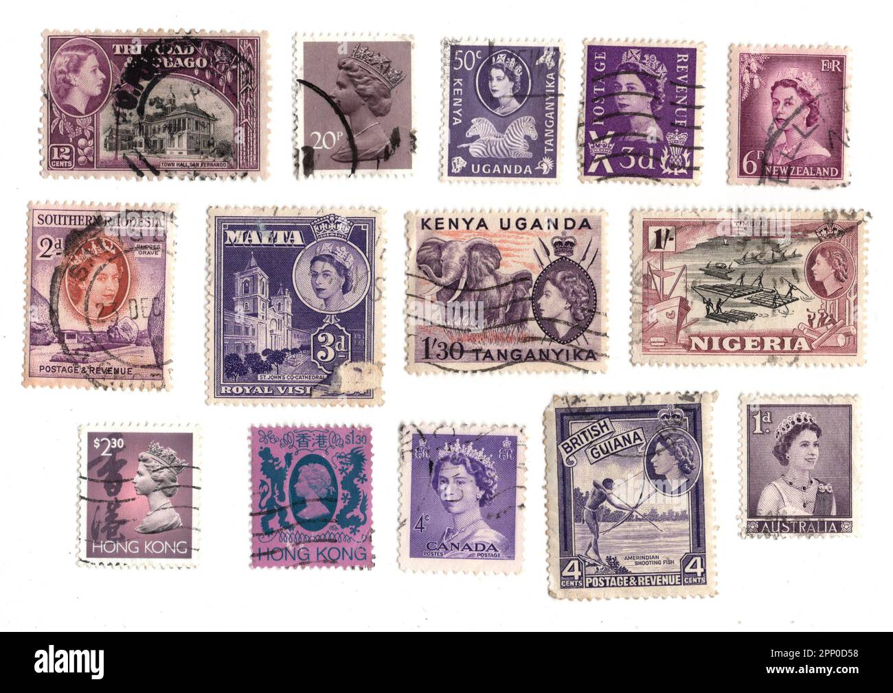 Violette klassische Briefmarken aus aller Welt mit einem Porträt von Königin Elizabeth II Stockfoto