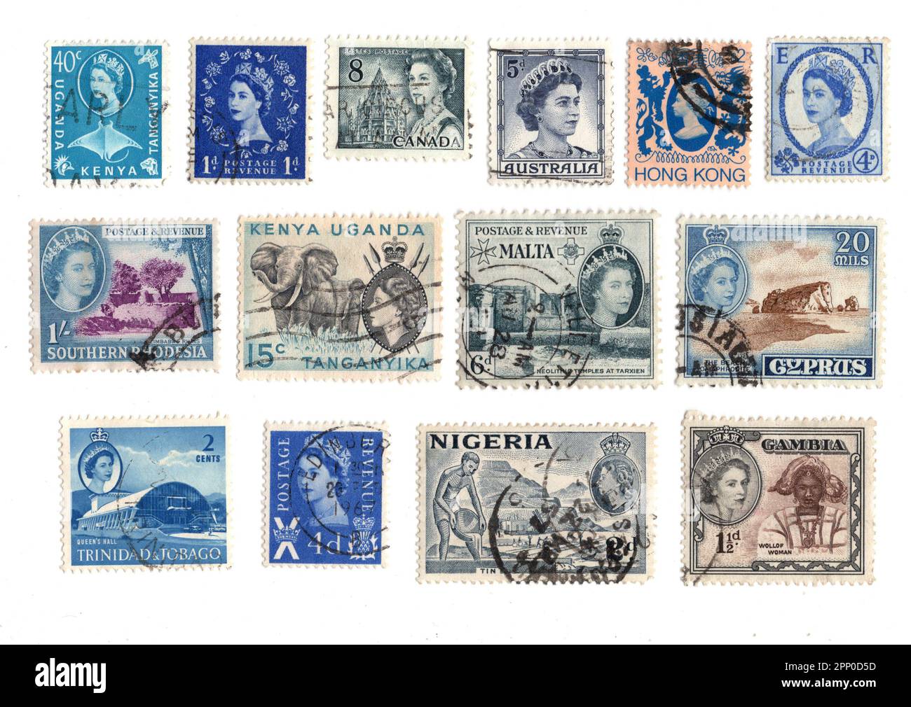 Blaue klassische Briefmarken aus der ganzen Welt mit einem Porträt von Königin Elizabeth II Stockfoto