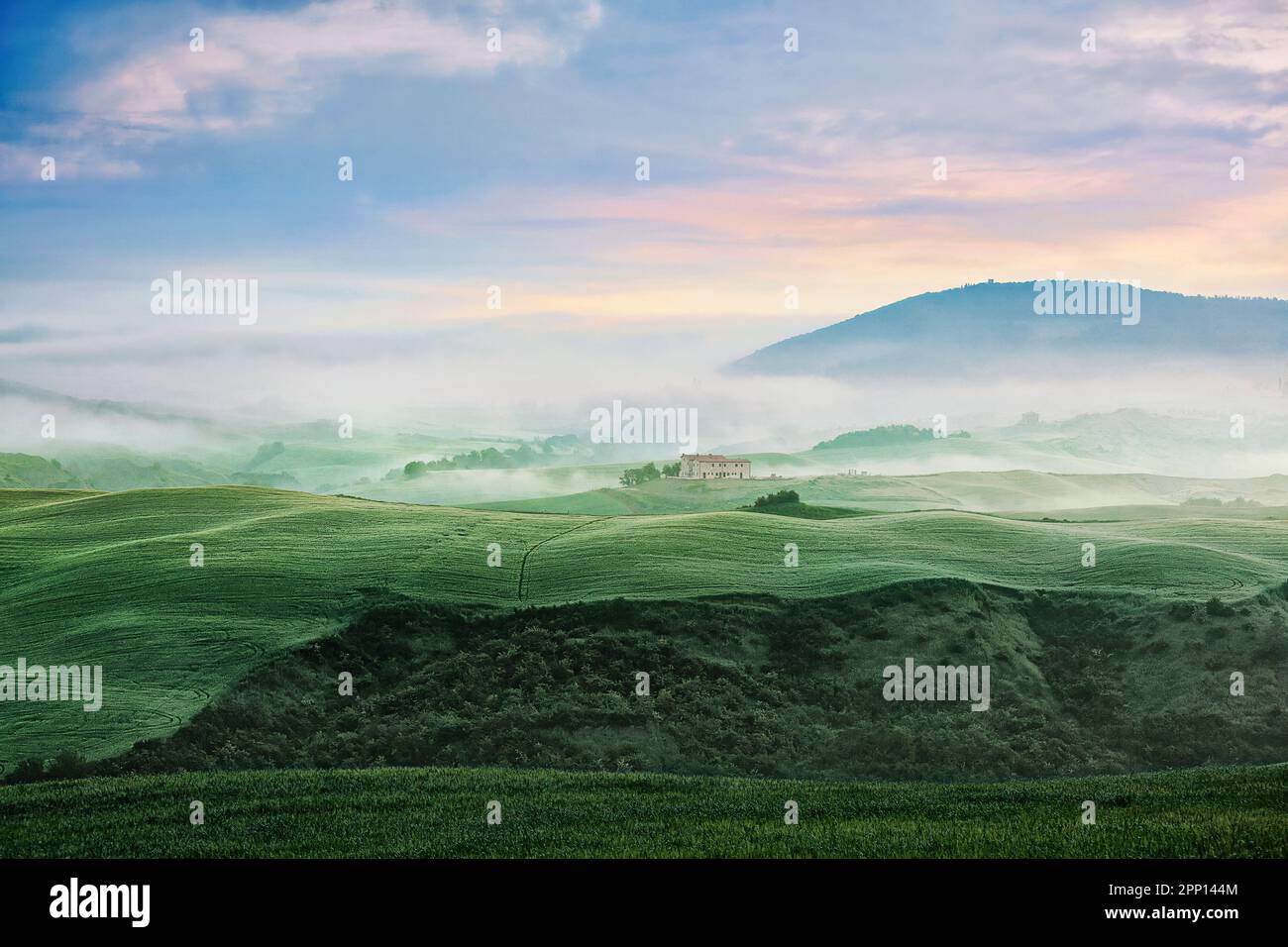 Landschaft in Asciano, Provinz Siena, Toskana, Italien Stockfoto