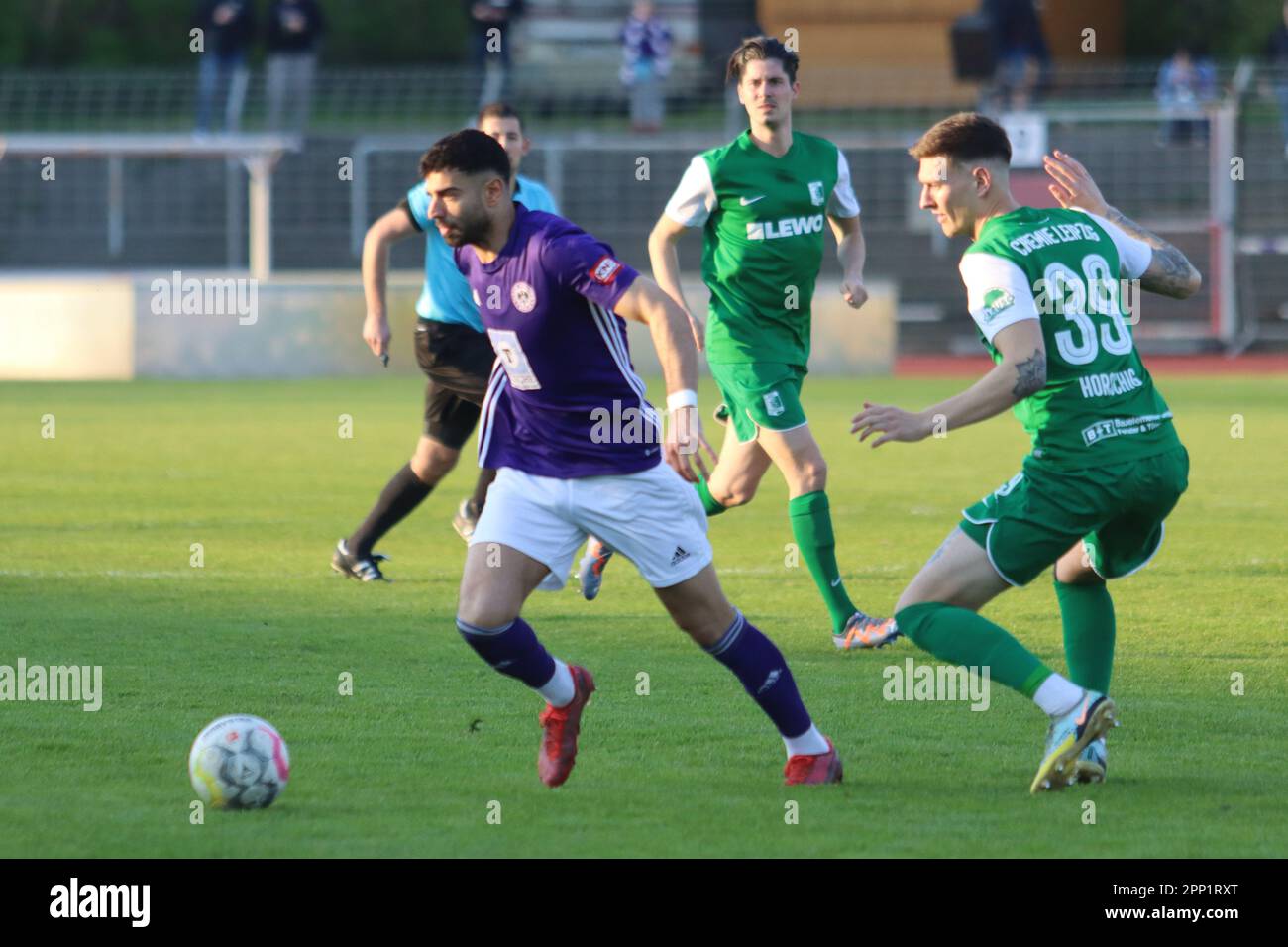 Berlin, Deutschland, 21. April 2023. Aleman Kurbashyan in Aktion während des Spiels Tennis Borussia Berlin gegen BSG Chemie Leipzig, Regionalliga Nordost, Runde 29. Kredit: Fabideciria. Stockfoto