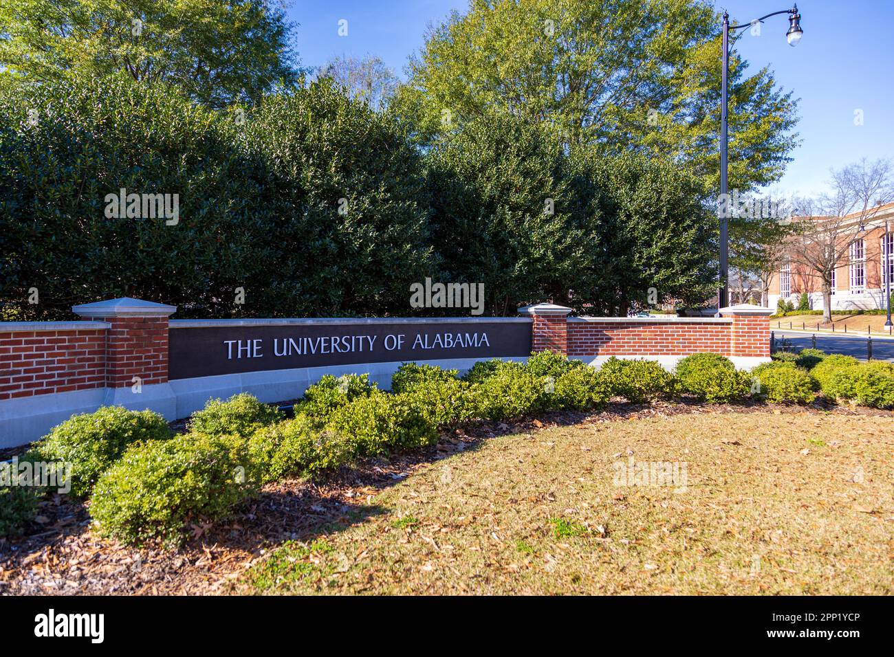 Tuscaloosa, AL - Januar 2022: University of Alabama Schild auf dem Campus Stockfoto