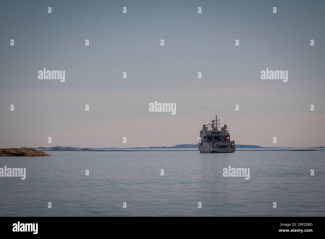 Royal Canadian Navy Arctic Patrol Schiff HMCS Margaret Brooke besucht Iqaluit auf Baffin Island in Nunavut, Kanada. Stockfoto