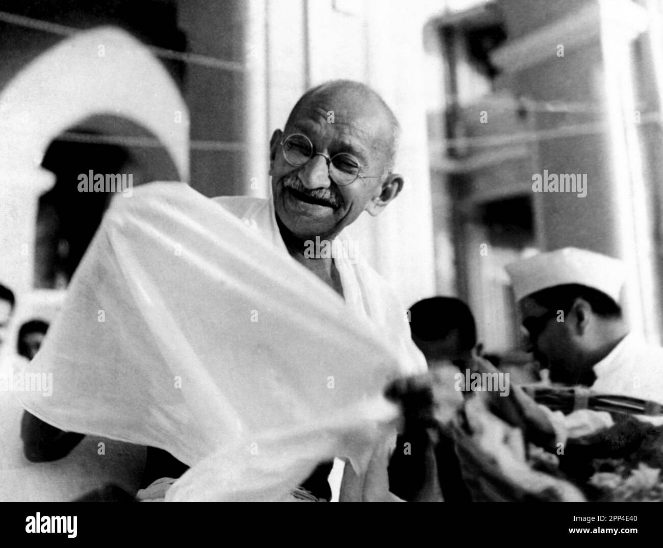 Mahatma Gandhi lacht. Vor 1942 Uhr Stockfoto