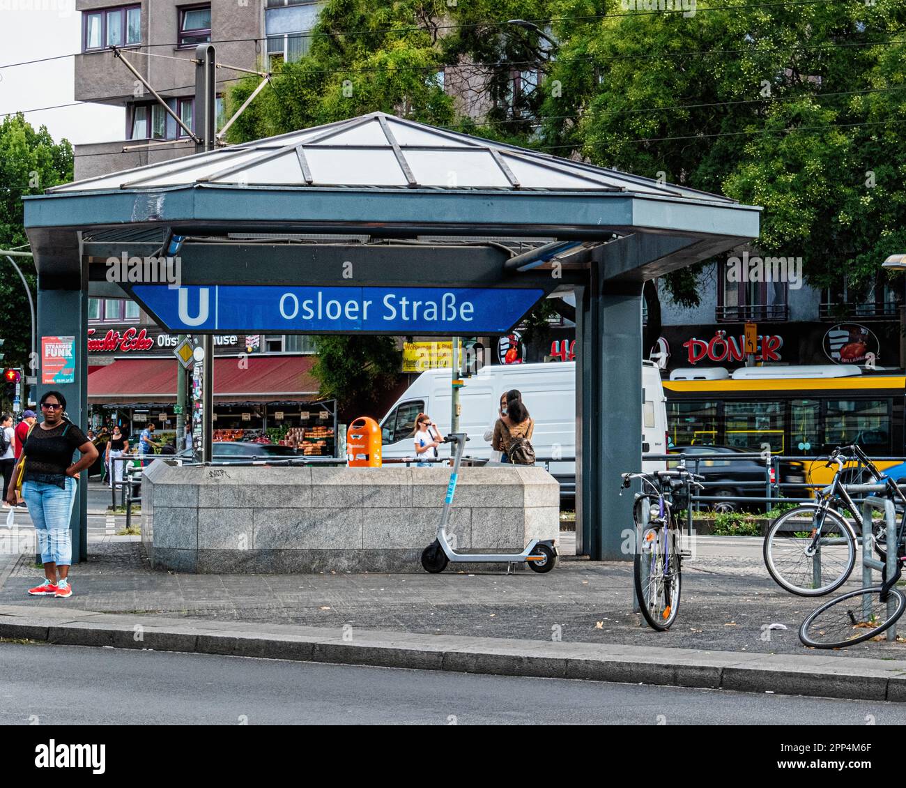 U Osloer Straße, Eingang zur U-Bahn U-Bahn Station, Gesundbrunnen-Mitte, Berlin Stockfoto