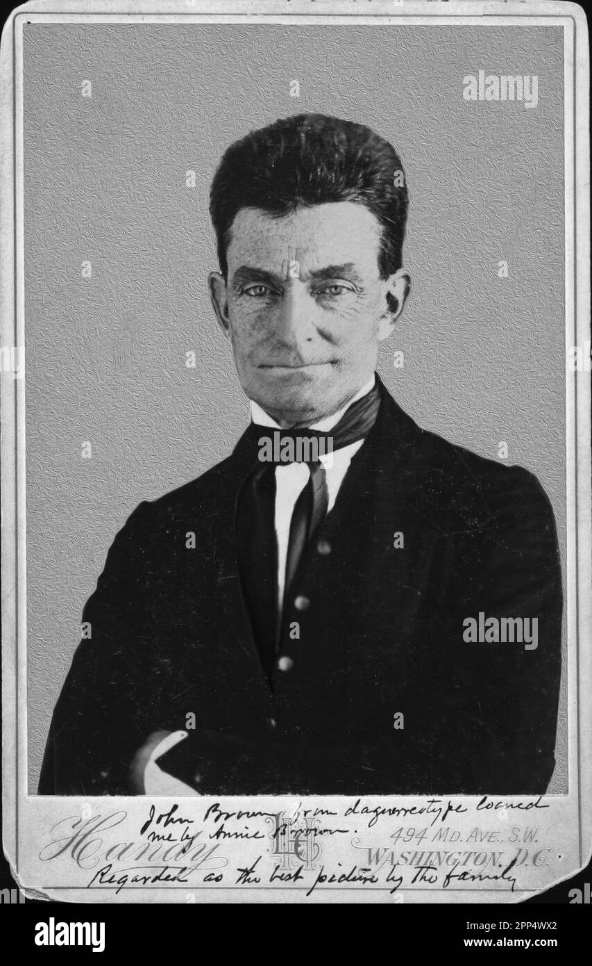 Das Foto zeigt ein halblanges Porträt von John Brown, das nach vorne zeigt, mit gekreuzten Armen, kopiert von einem Daguerreotyp, der ca. 1850. Handy, Levin C. (Levin Stockfoto