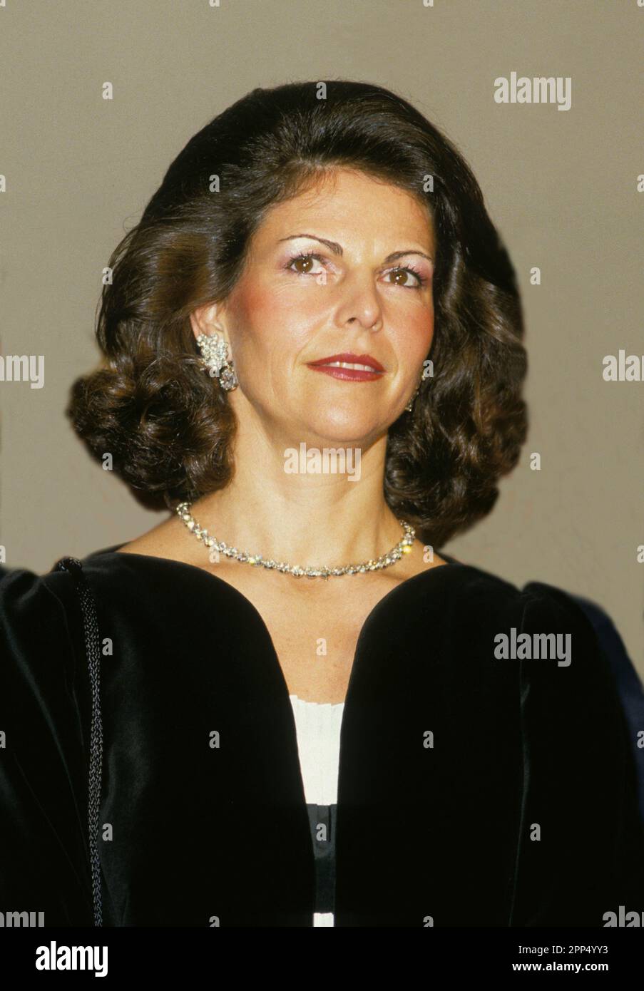 KÖNIGIN SILVIA von Schweden bei Staatsbesuch in Brasilien und bereit für ein Galadinner in Brasilia Stockfoto