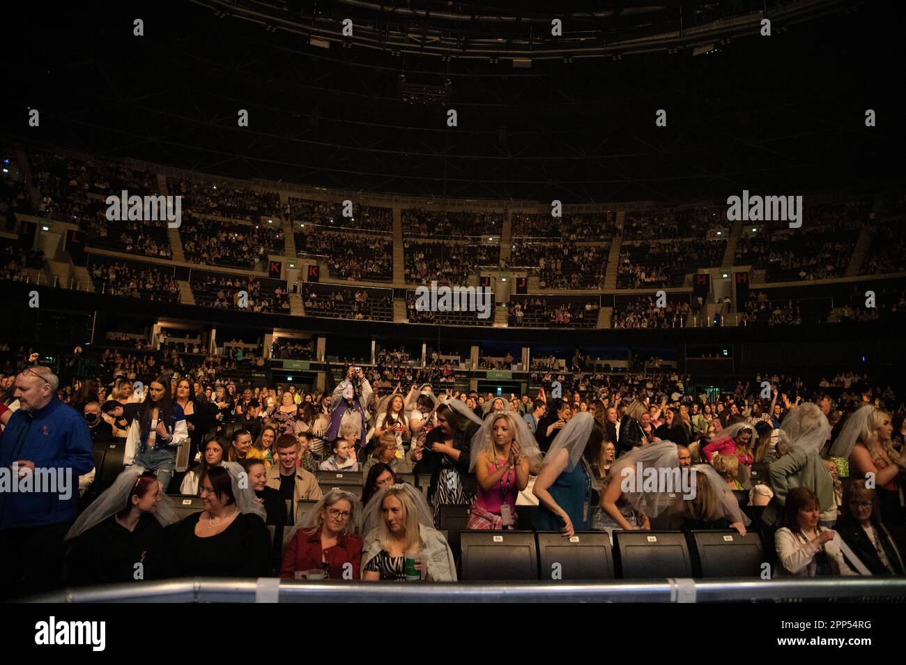 Glasgow, Großbritannien. 21. April 2023. Olly Murs & Scouting für Mädchen-Fans im OVO Hydro in Glasgow auf seiner „Hour Me“-Tour 2023 am 21. April Guthaben: Glasgow Green at Winter Time/Alamy Live News Stockfoto