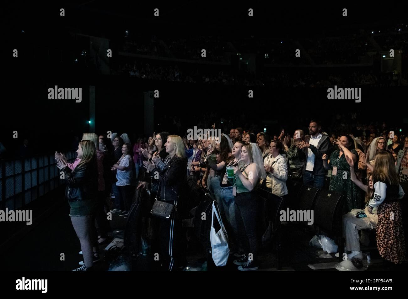 Glasgow, Großbritannien. 21. April 2023. Olly Murs & Scouting für Mädchen-Fans im OVO Hydro in Glasgow auf seiner „Hour Me“-Tour 2023 am 21. April Guthaben: Glasgow Green at Winter Time/Alamy Live News Stockfoto