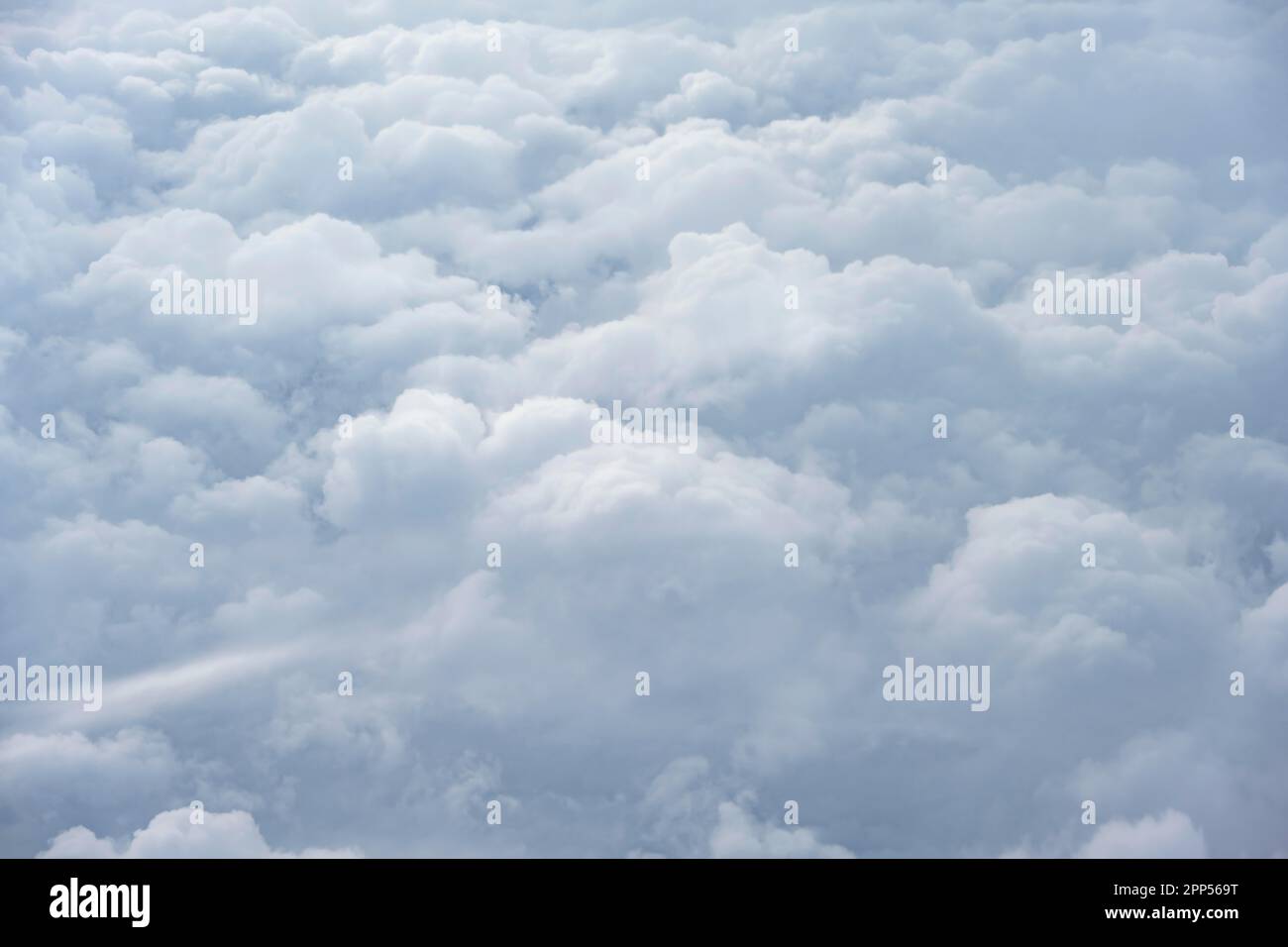 Dichte Wolkendecke, Flugschuss, Wetter Stockfoto