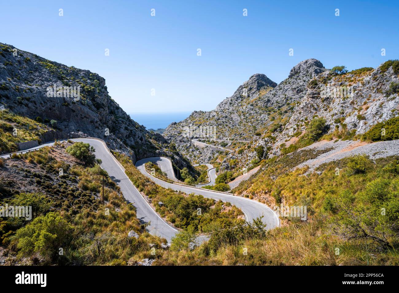 Bergpass mit Serpentinen nach Sa Colobra, Serra de Tramuntana, Mallorca, Balearen, Spanien Stockfoto