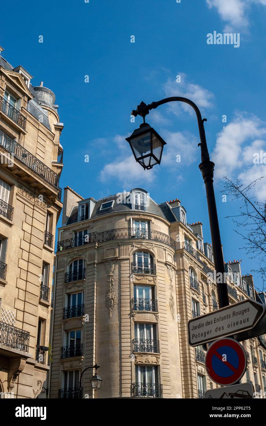 Paris, Frankreich, Detail, französische Wohngebäude an der Straße Stockfoto