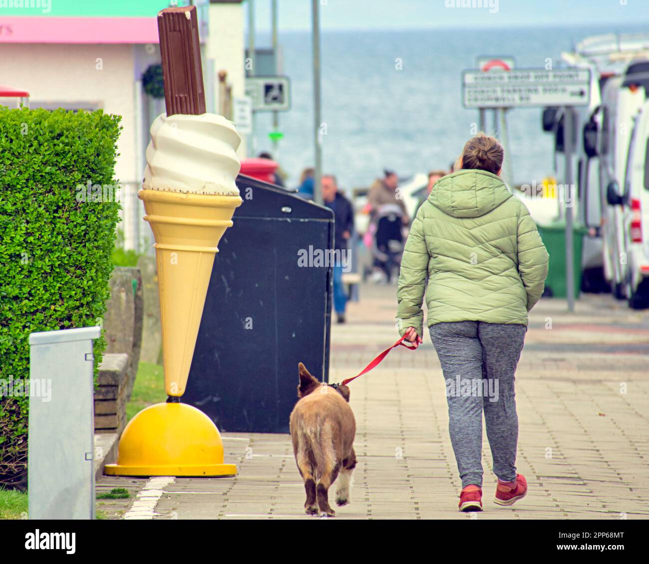 Ayr, Scotland, UK 22. , April 2023. Wetter in Großbritannien: Der sonnige Strand von Ayr begann in der Sommersaison. Credit Gerard Ferry/Alamy Live News Stockfoto