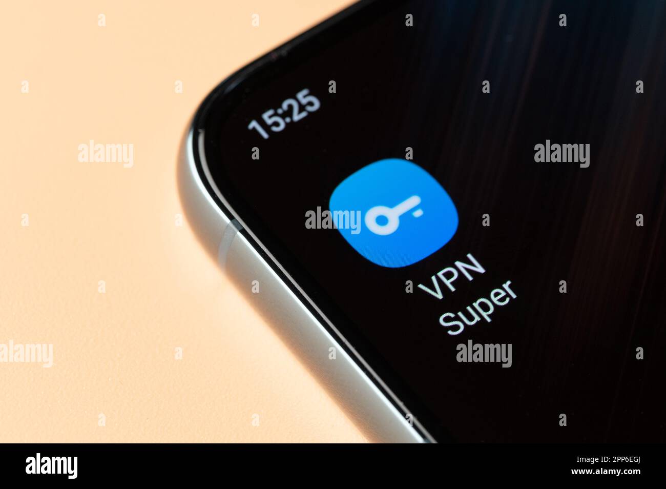 New york, USA - 18. April 2023: VPN Super App-Symbol auf Smartphone-Bildschirm Nahaufnahme Stockfoto