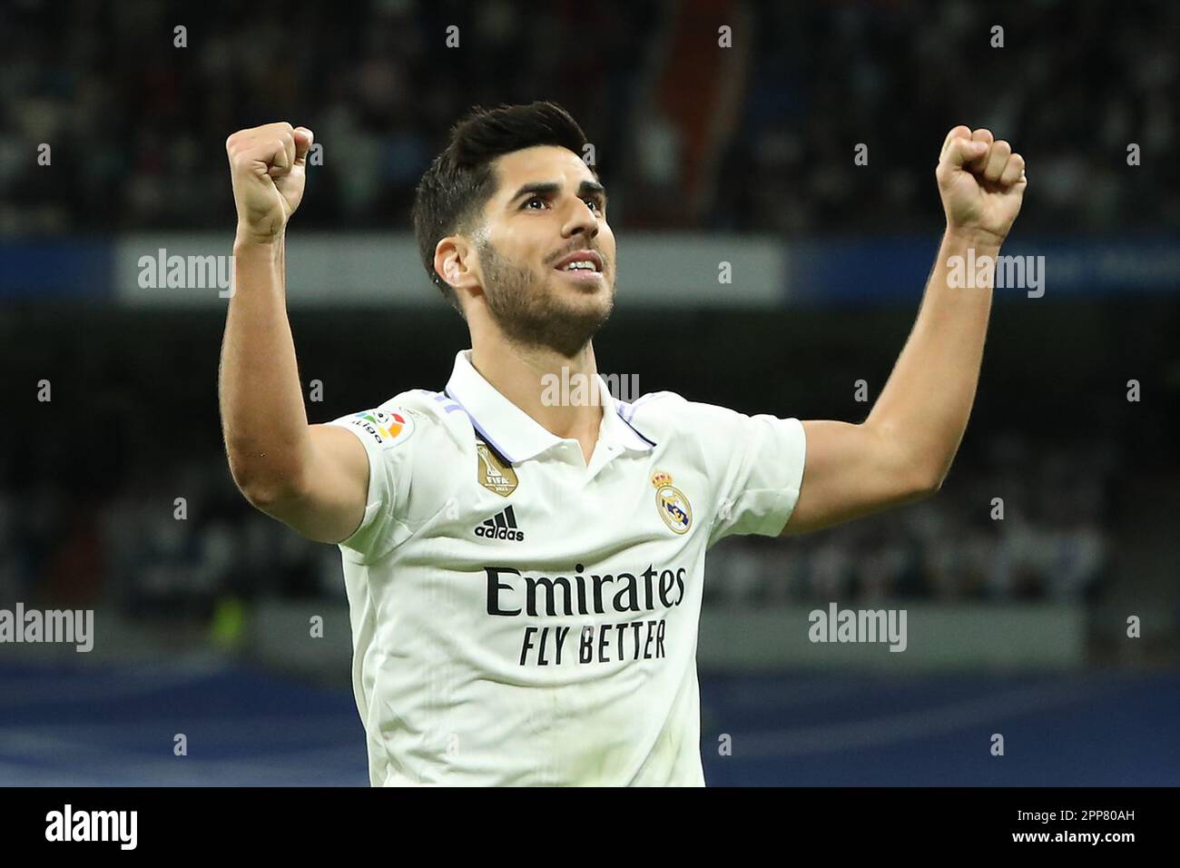 Madrid, Spanien. 22. April 2023. Real Madrids Marco Asensio zelbriert am Spieltag La Liga 30 zwischen Real Madrid und Celta im Santiago Bernabeu Stadion in Madrid, Spanien, am 22. April 2023. Kredit: Edward F. Peters/Alamy Live News Stockfoto