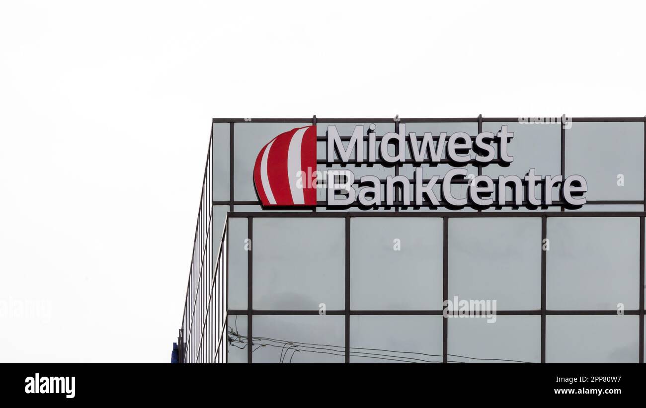 Nahaufnahme des Midwest BankCentre Logos und Schildes am Gebäude in Chesterfield, Missouri, USA Stockfoto