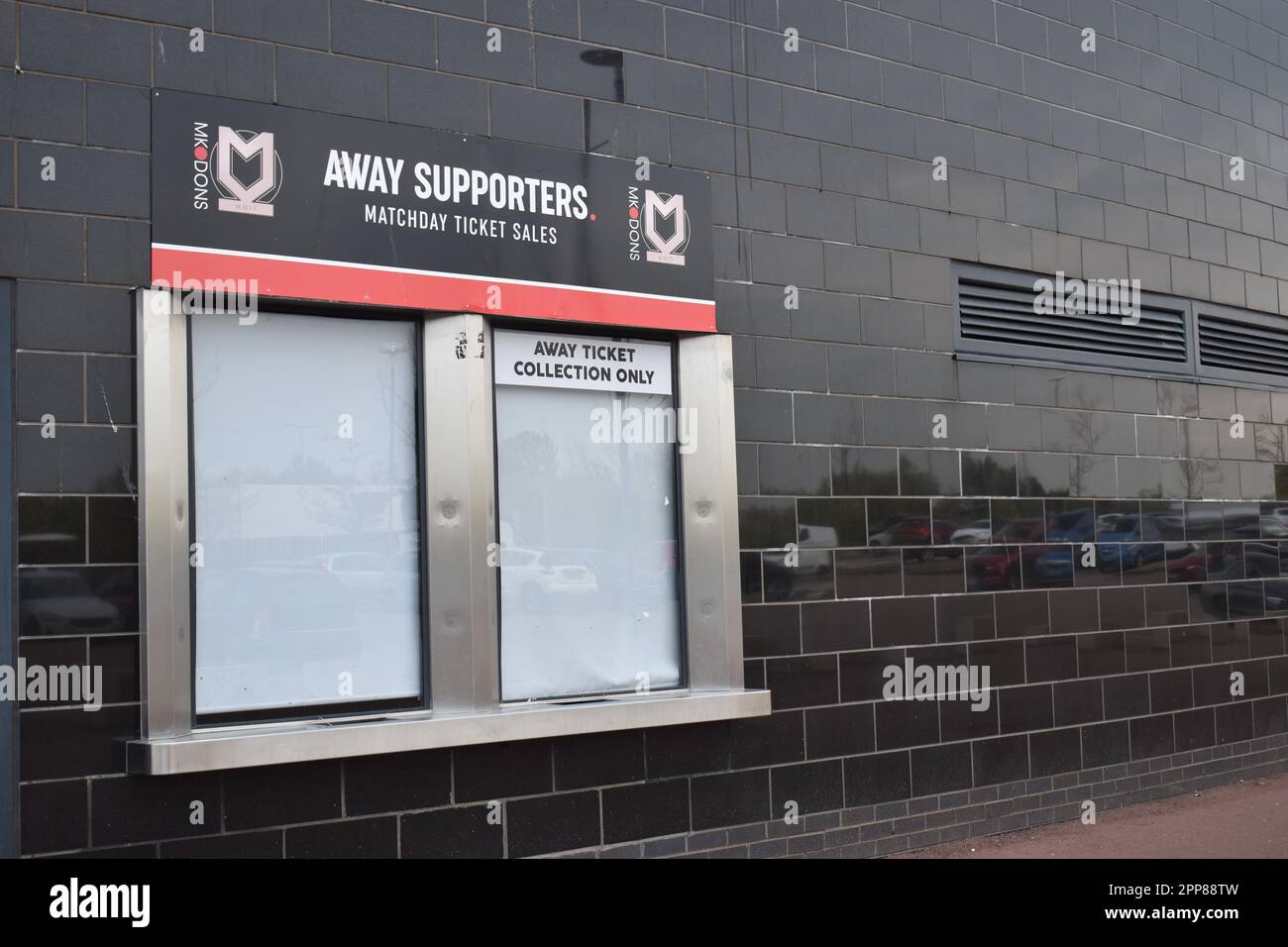 MK Dons Ticketschalter im Stadium MK Stockfoto MK Dons Ticketschalter im Stadium MK Stockfoto
