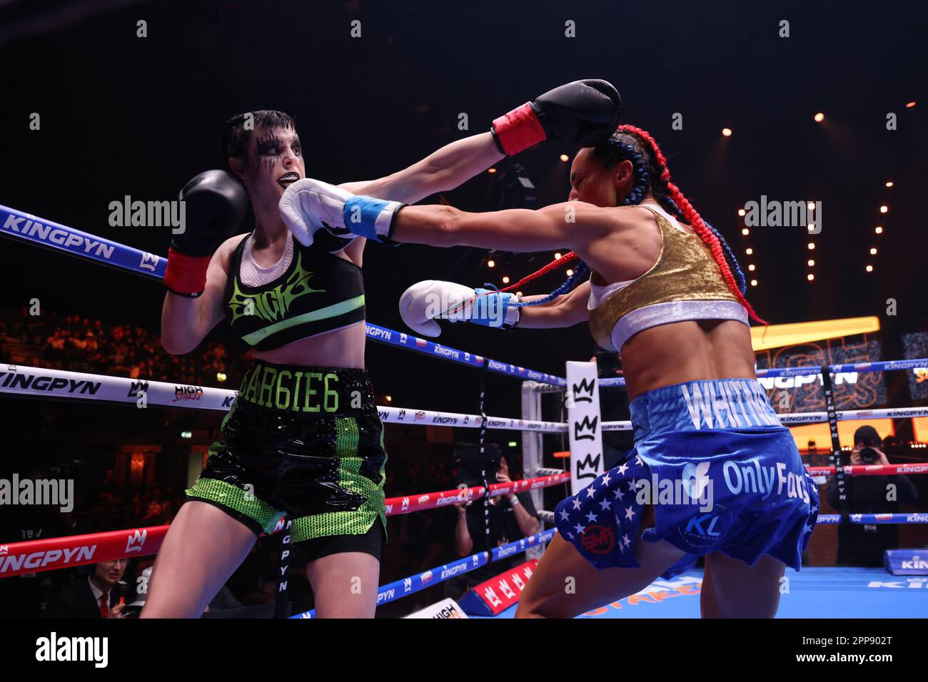london-uk-april-22-avery-pongracz-k-mpft-gegen-whitney-johns-in