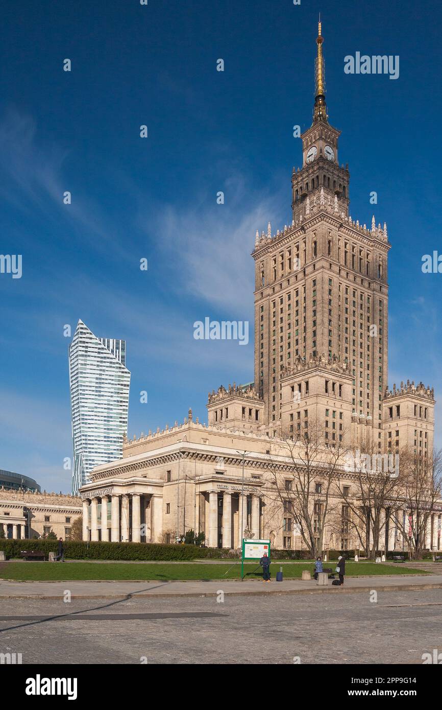 Palast der Kultur und Wissenschaft in Warschau. Kommunistische Architektur. Stadtzentrum von Warschau. Zlota 44 Tower. Masovia, Polen Stockfoto