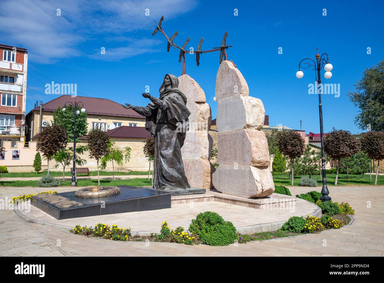 DERBENT, RUSSLAND - 27. SEPTEMBER 2021: Denkmal für die „trauernde Mutter“. Derbent, Dagestan Stockfoto