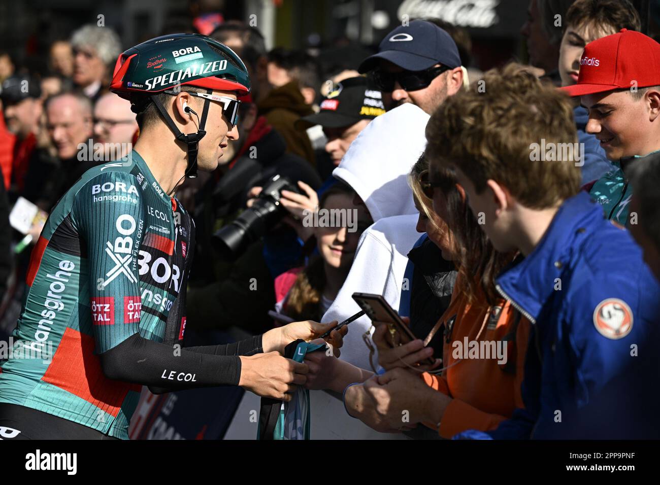 Lüttich, Belgien. 23. April 2023. Australischer Jai Hindley von Bora-Hansgrohe, gefilmt zu Beginn des Männerelitenrennen der eintägigen Radtour Lüttich-Bastogne-Lüttich, 258,5km km von Lüttich, über Bastogne nach Lüttich, Sonntag, 23. April 2023. BELGA FOTO JASPER JACOBS Kredit: Belga News Agency/Alamy Live News Stockfoto