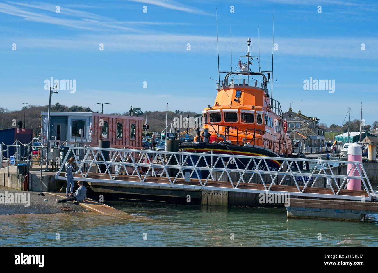 RNLI-Rettungsboot einsatzbereit Stockfoto