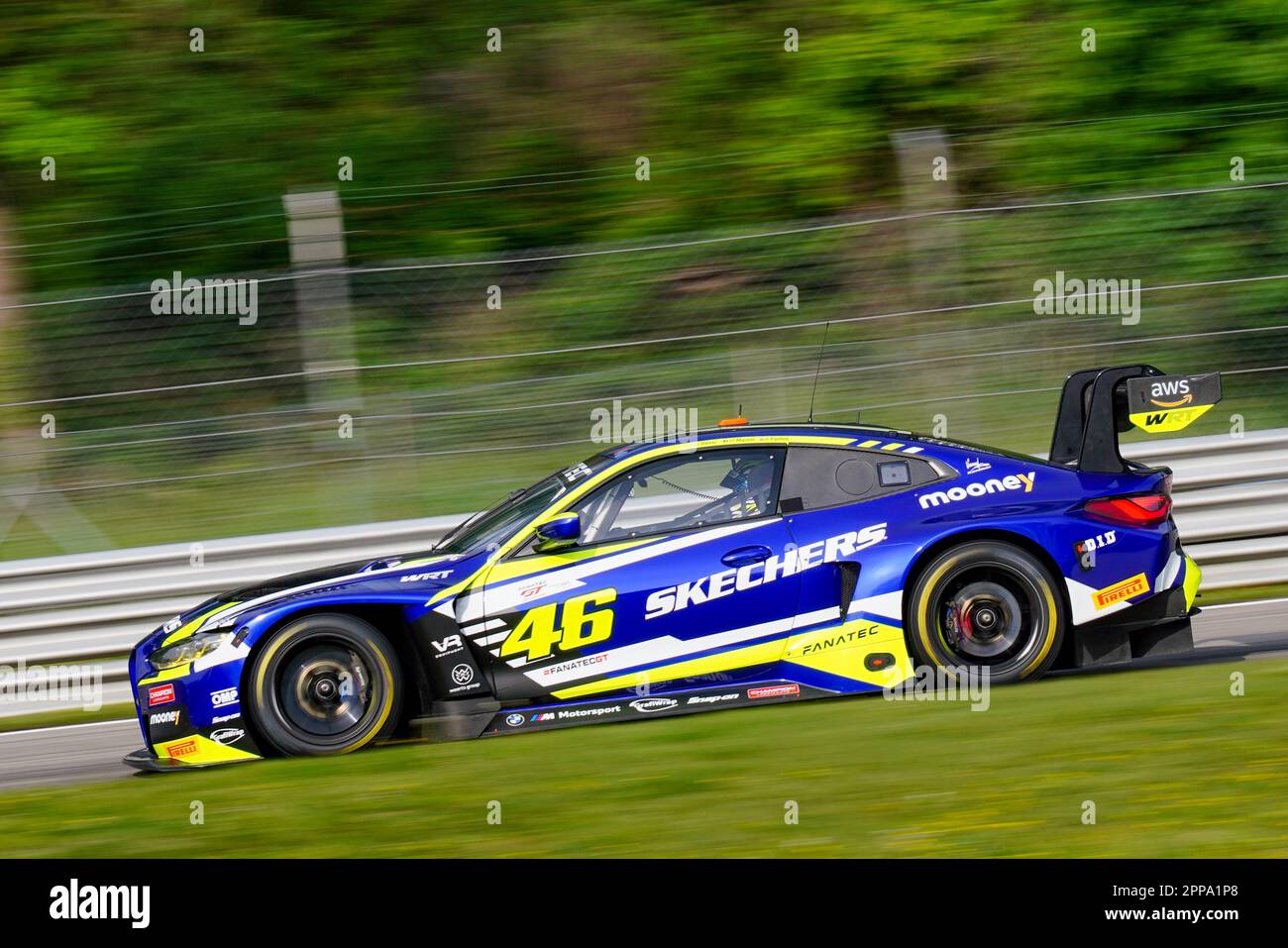 Monza, Italien. 23. April 2023. Das #46 Team WRT BMW M4 GT3 von Valentino ROSSI, Maxime MARTIN und Augusto FARFUS (pro) während der Fanatec GT World Challenge Europe auf der Autodromo di Monza am 23. April 2023 in Monza, Italien. Kredit: Luca Rossini/E-Mage/Alamy Live News Stockfoto