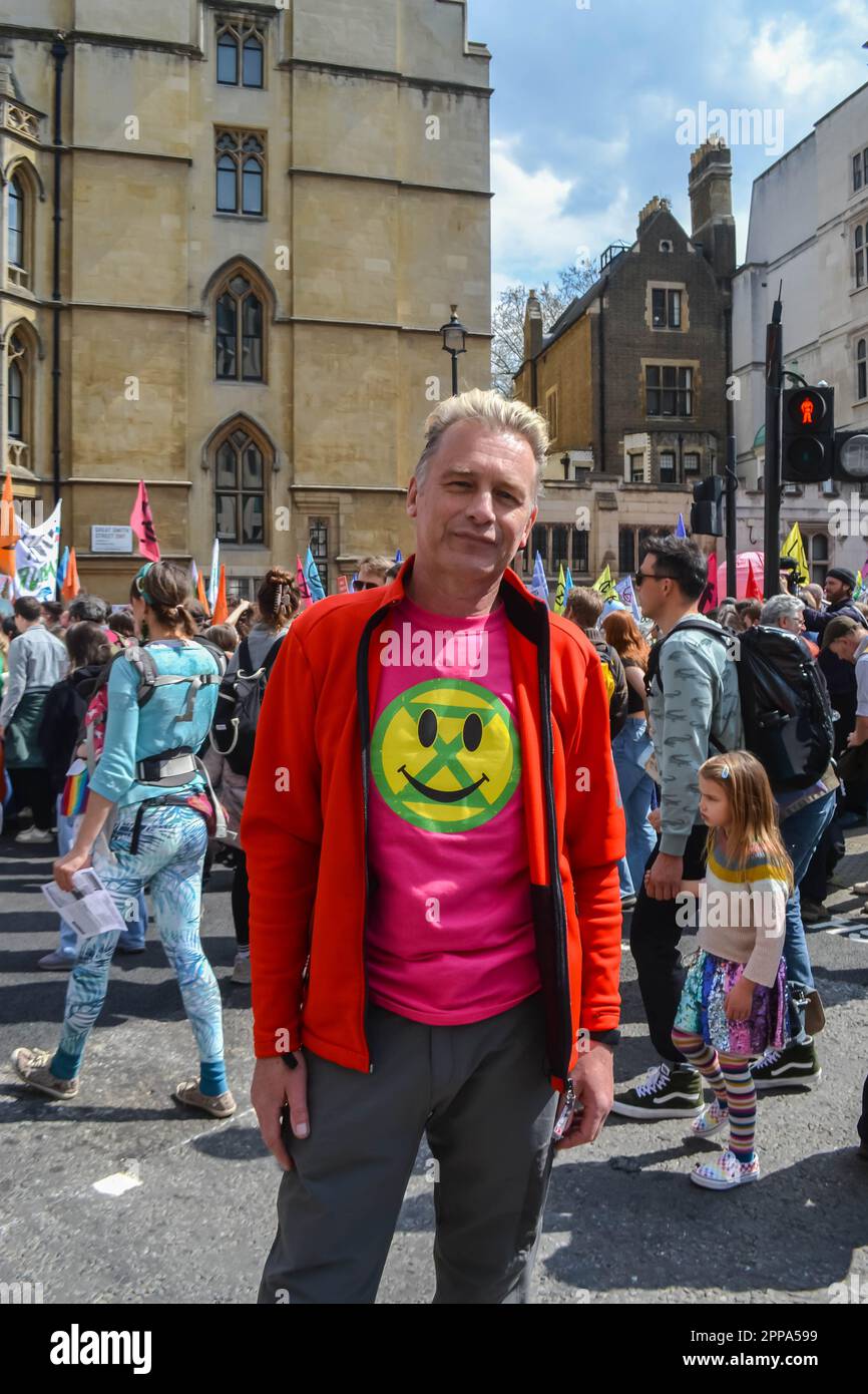WESTMINSTER, LONDON - 22. April 2023: Chris Packham bei Extinction Rebellion's Unite for Nature Rally am Earth Day 202 Stockfoto