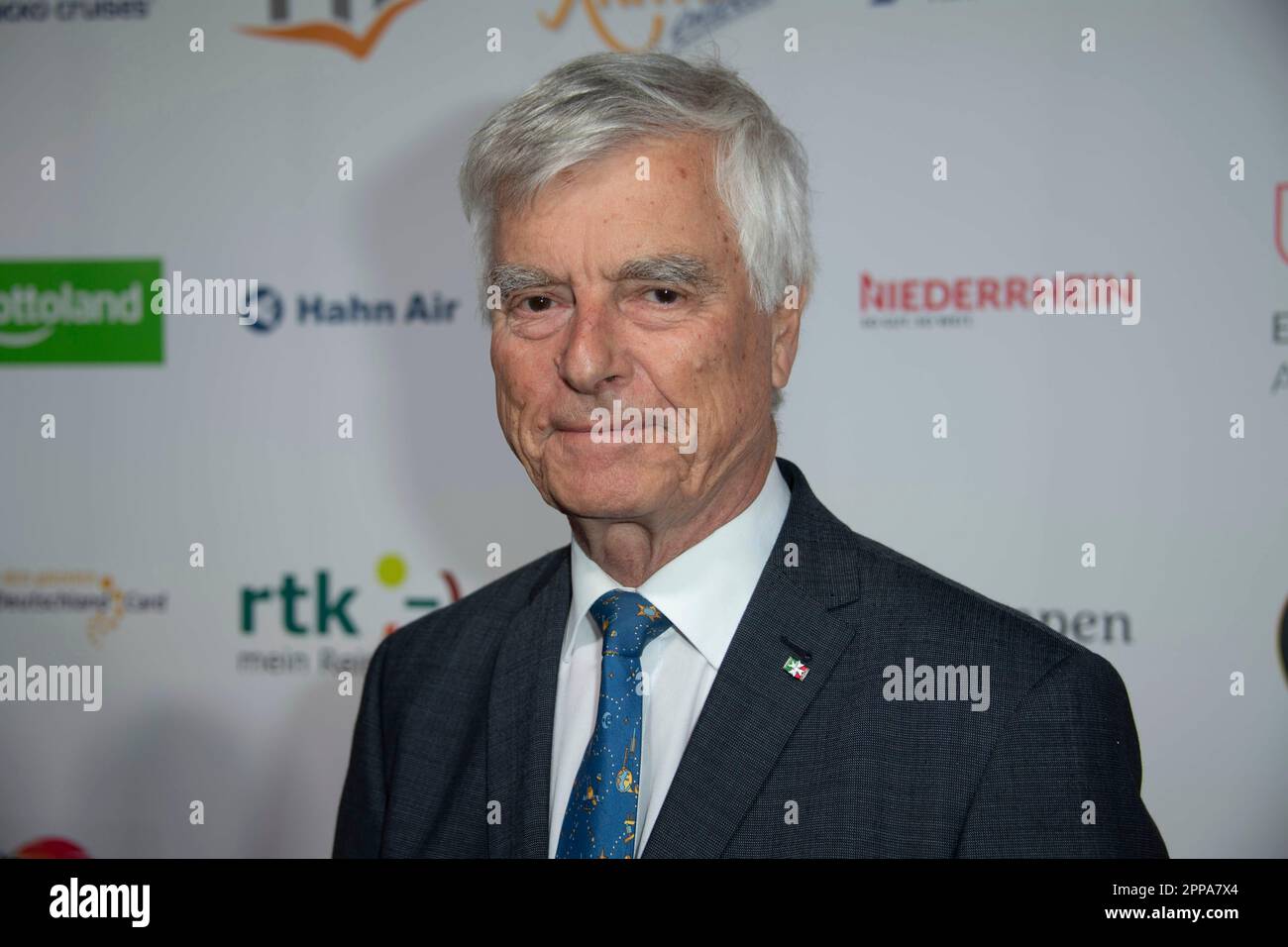 Calcar, Deutschland. 22. April 2023. Ulf MERBOLD, Astronaut, Roter Teppich, Roter Teppich Show, Ankunft, Ankunft, The Golden Sun 2023, am 22. April 2023 in Wunderland Kalkar, Guthaben: dpa/Alamy Live News Stockfoto