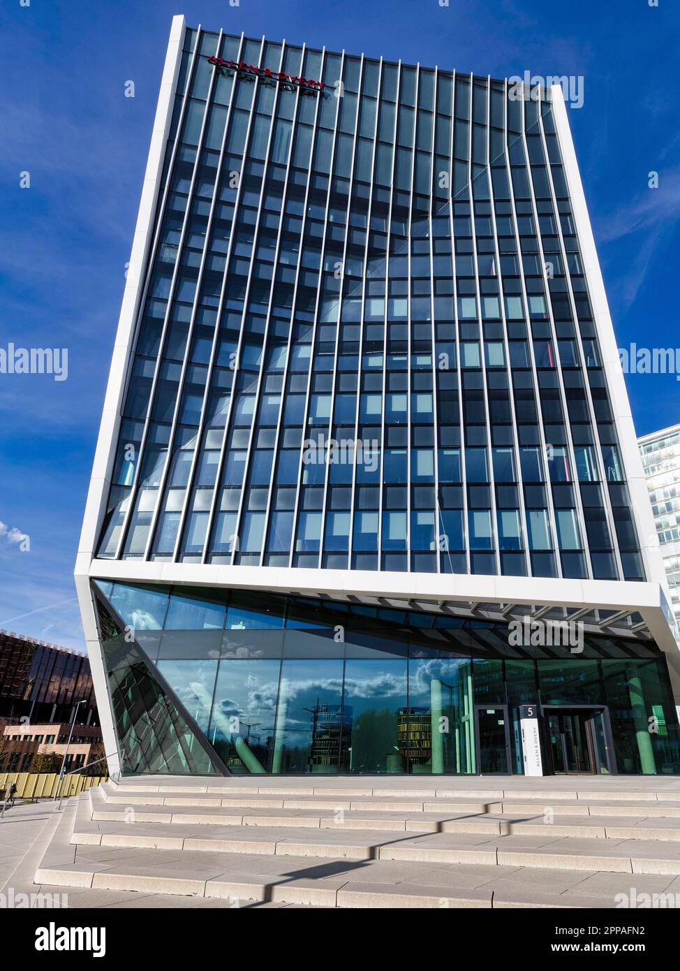 Büroturm, Anwaltskanzlei Allen & Overy Luxembourg, moderne Architektur, Avenue John F. Kennedy, Europäisches Viertel Kirchberg Plateau, Luxemburg Stockfoto