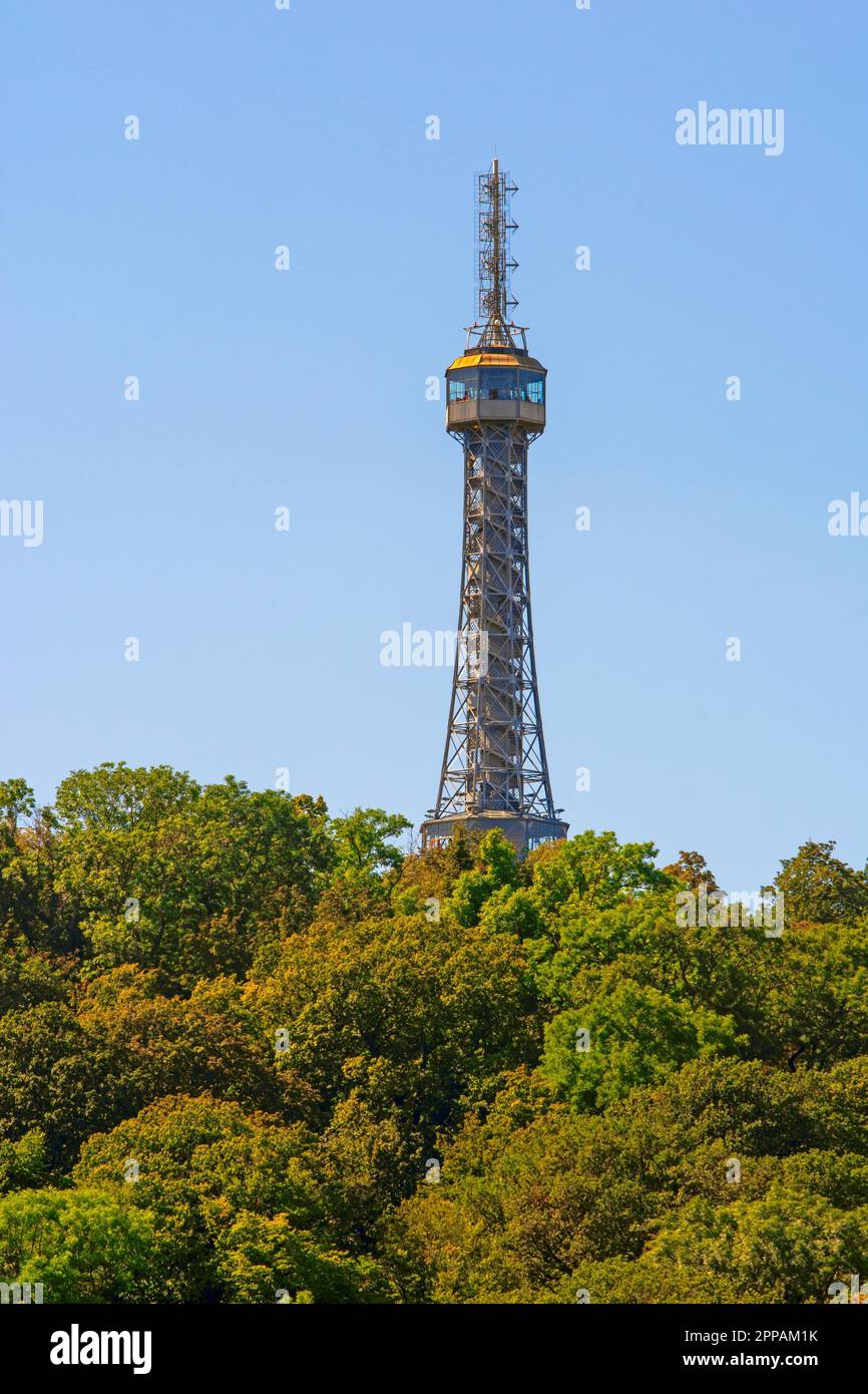 Der Petrin Aussichtsturm in Prag, Tschechische Republik Stockfoto