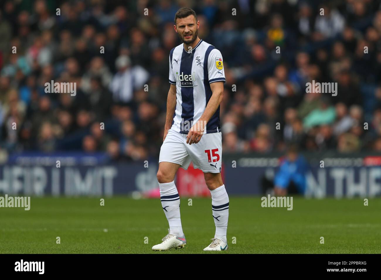 Erik Pieters #15 von West Bromwich Albion während des Sky Bet Championship-Spiels West Bromwich Albion vs Sunderland at the Hawthorns, West Bromwich, Großbritannien, 23. April 2023 (Foto von Gareth Evans/News Images) Stockfoto