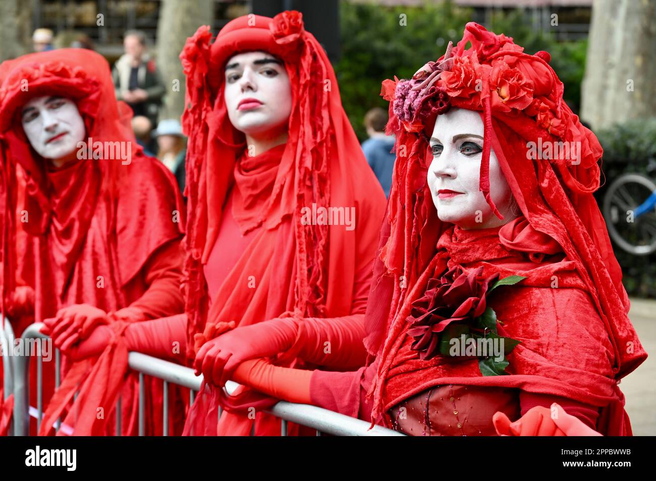 Rote Rebellen, Extinction Rebellion Klima Protest, Earth Day, Houses of Parliament, Westminster, London, UK Stockfoto
