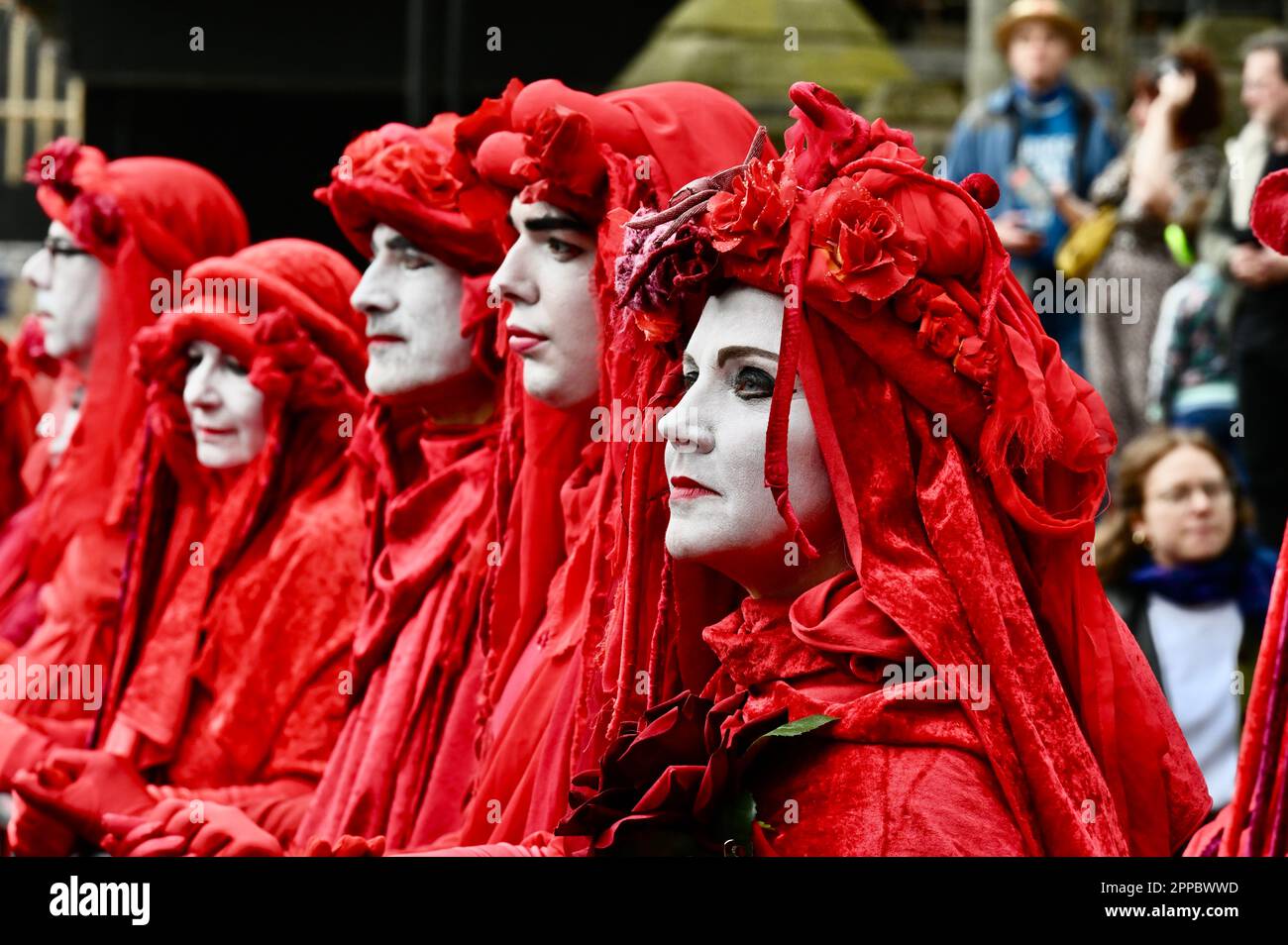 Rote Rebellen, Extinction Rebellion Klima Protest, Earth Day, Houses of Parliament, Westminster, London, UK Stockfoto