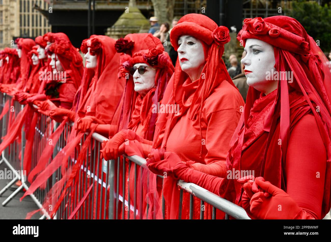 Rote Rebellen, Extinction Rebellion Klima Protest, Earth Day, Houses of Parliament, Westminster, London, UK Stockfoto
