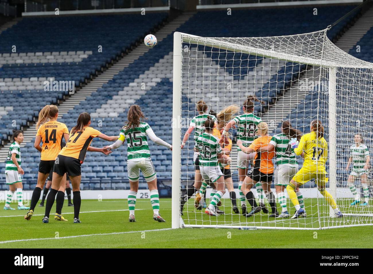 Glasgow, Großbritannien. 23. April 2023. Im Halbfinale des Women's Scottish Cup zwischen Glasgow City und Celtic, gespielt im Hampden Park, Glasgow, Schottland, Großbritannien, gewann Celtic mit 0 bis 1 Punkten. NATASHA FLINT, Celtic Nummer 26, erzielte das Tor in 19 Minuten. Celtic spielt jetzt am 28. Mai 2023 in Hampden Park, Glasgow, Scotland Credit: Findlay/Alamy Live News Rangers im Finale Stockfoto