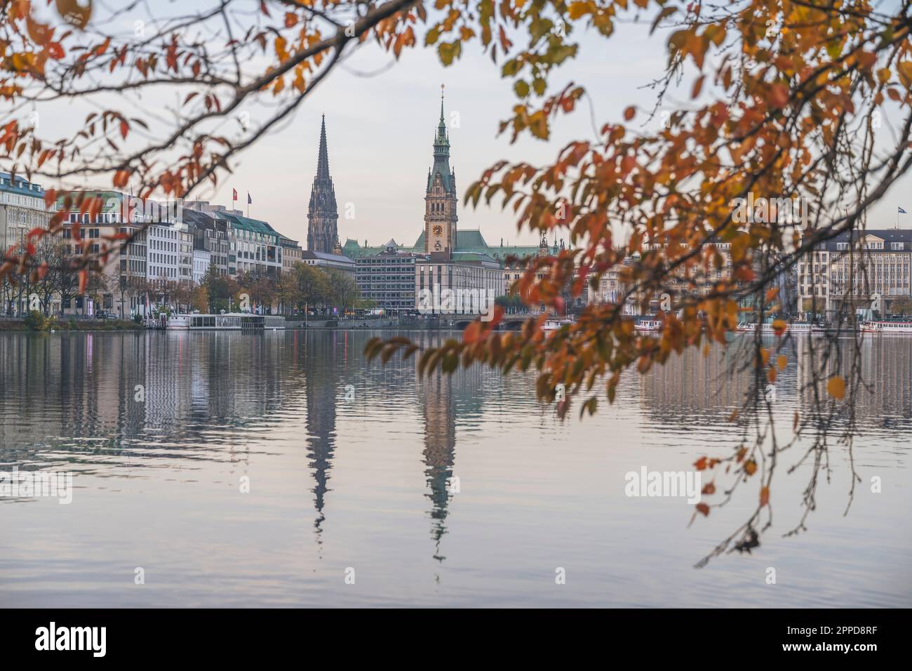Deutschland, Hamburg, Binnenalster-See im Herbst Stockfoto