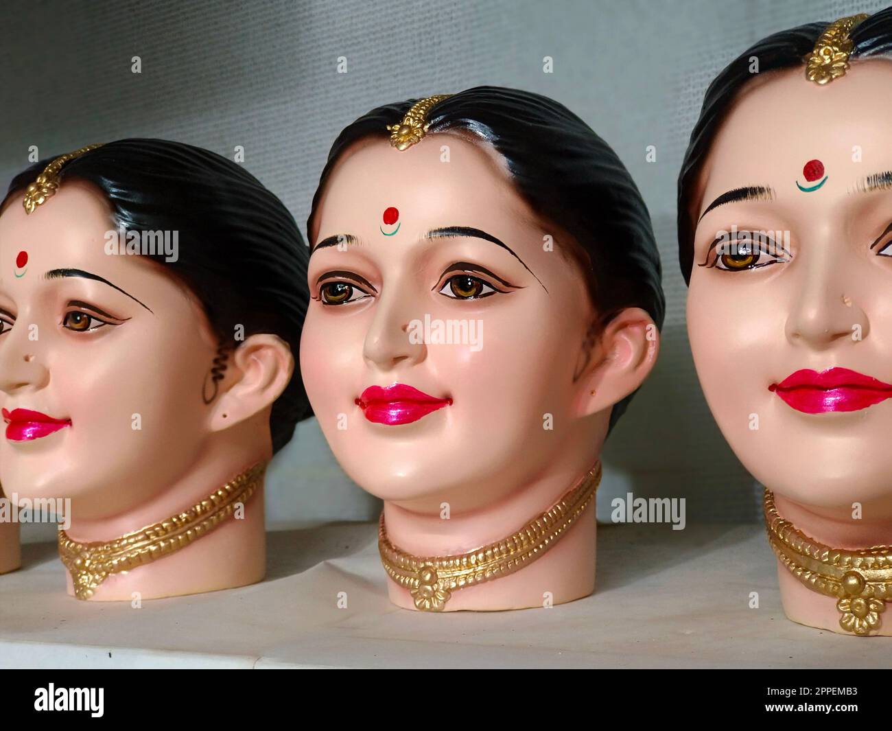 Wunderschönes Idol der Göttin Gauri während des Ganesh Festivals, Gouri oder Gauri, hinduistische Göttin Durga, Pune, Maharashtra, Indien Stockfoto