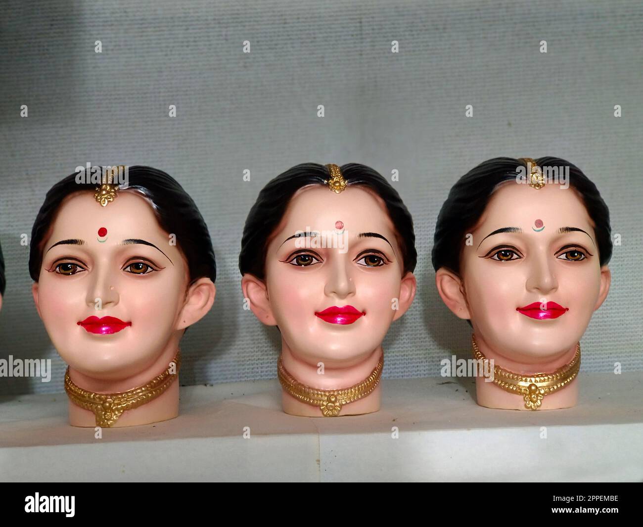 Wunderschönes Idol der Göttin Gauri während des Ganesh Festivals, Gouri oder Gauri, hinduistische Göttin Durga, Pune, Maharashtra, Indien Stockfoto