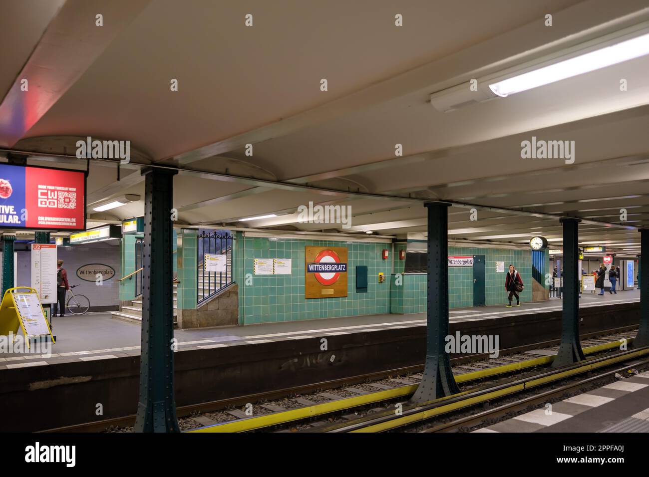 Berlin - 18. April 2023 : Blick auf den U-Bahn-Bahnhof Wittenbergplatz in Berlin Stockfoto