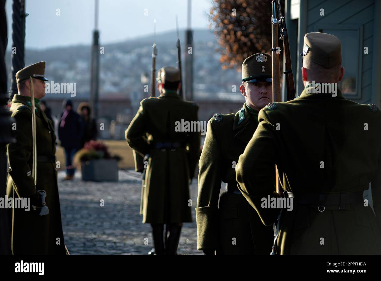 Budapest, Ungarn - 06. Januar 2019: Ehrengarde vor dem Königlichen Schloss Stockfoto