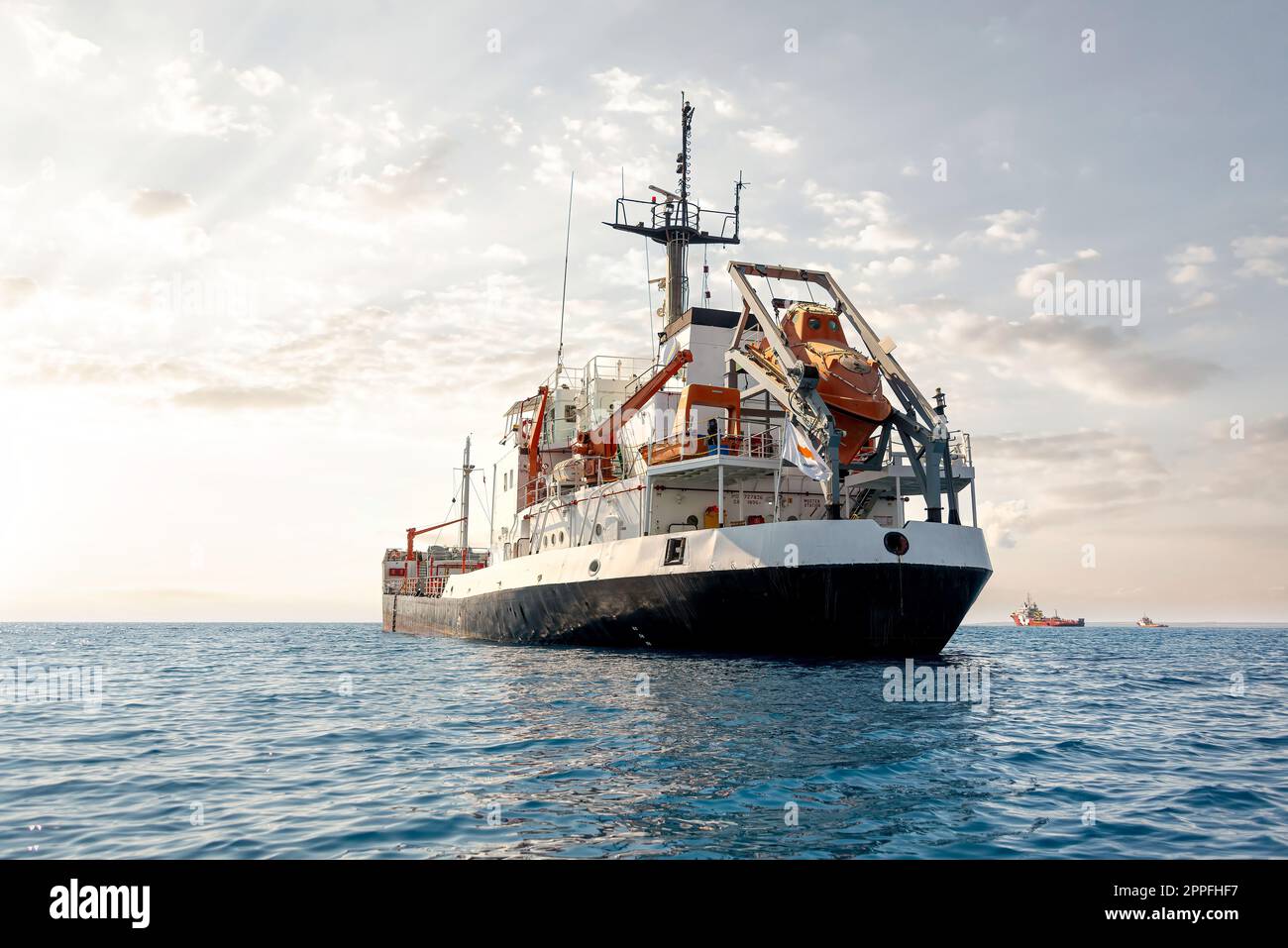 Ölprodukte-Tankschiff in Akrotiri Bay, Limassol Zypern Stockfoto
