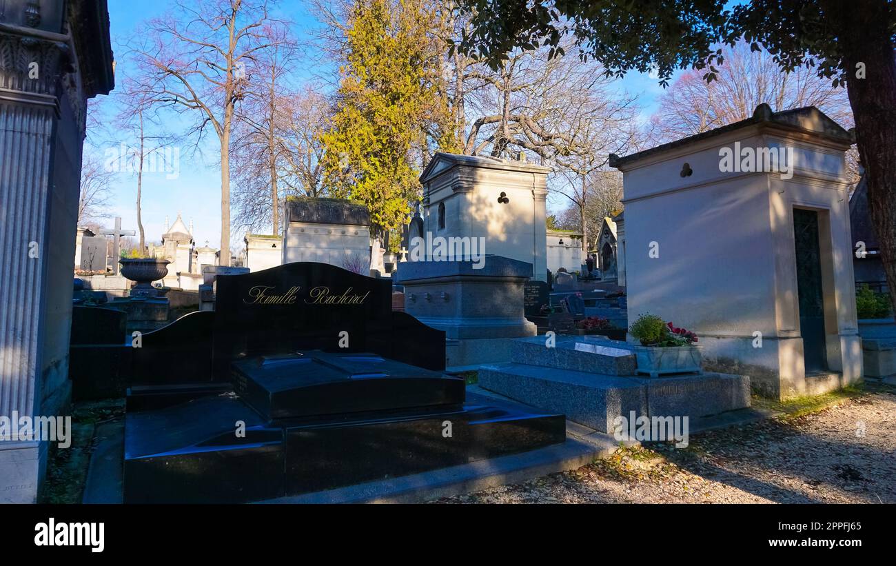 Gräber und Krypten auf dem Friedhof Pere Lachaise, dieser Friedhof ist die letzte Ruhestätte für viele berühmte Menschen. Stockfoto