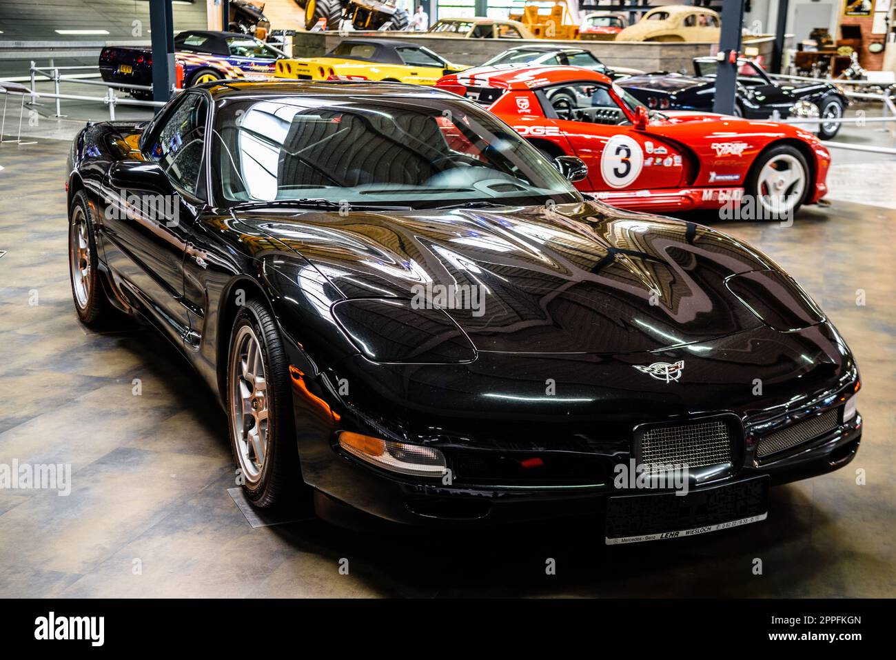 SINSHEIM, DEUTSCHLAND - MAI 2022: Schwarzes Coupé Chevrolet Corvette C5 Stockfoto