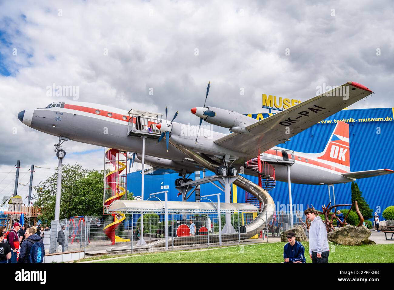 SINSHEIM, DEUTSCHLAND - MAI 2022: Ilyushin Il-18 sowjetisches Turboprop-Flugzeug Stockfoto