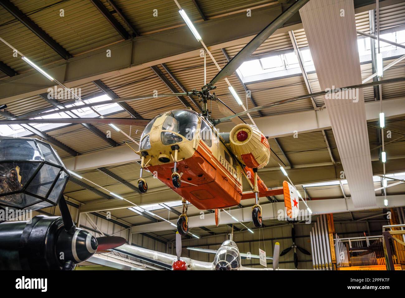 SINSHEIM, DEUTSCHLAND - MAI 2022: Sowjetischer Helikopter Kamov Ka-26 Hoodlum Stockfoto