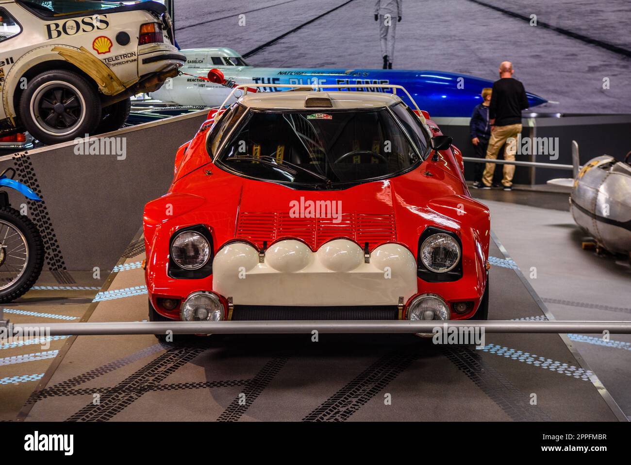 SINSHEIM, DEUTSCHLAND - MAI 2022: Red Lancia Stratos Groupe 4 1975 Rennwagen Stockfoto